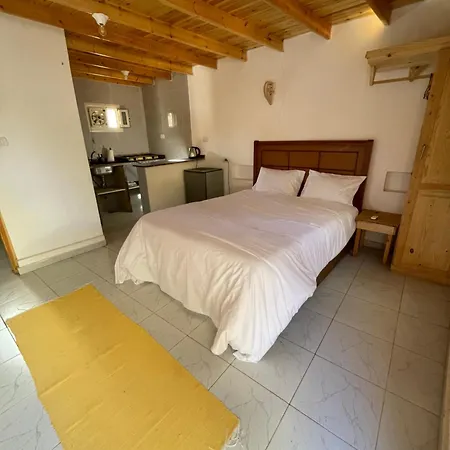 White Cabinah