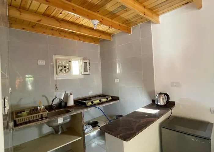 White Cabinah شقة دهب